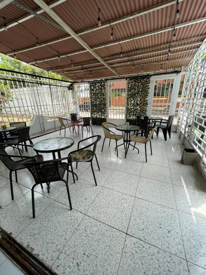 Mondieu Hostel バランキージャ エクステリア 写真